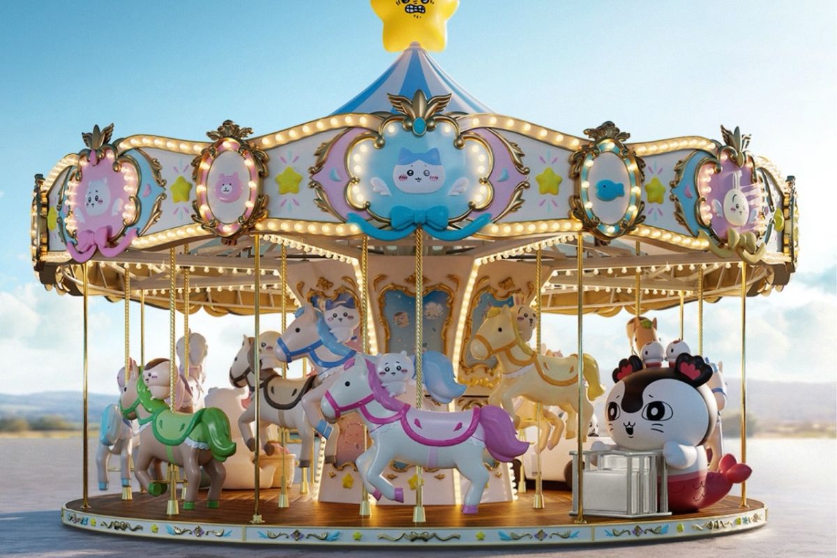 chiikawa exhibiton giant carousel