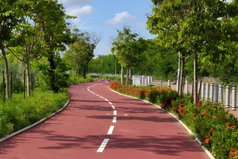 Hong Kong Plans Bigger Cycling Network With 60km Of New Tracks Hong Kong To Add 60km Of Cycle Tracks And 15,000 Bike Parking Spaces over the next 5 years