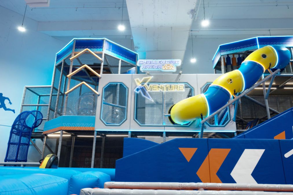 Zone 7 family challenge area with roller battles, swings and junior rope activities (Xventure HK)