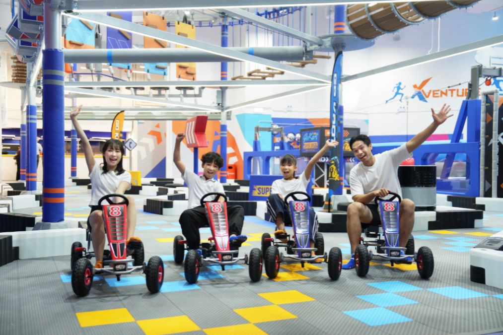 Zone 9 indoor kart track with sharp turns for drifting, gliding and racing (Xventure HK)