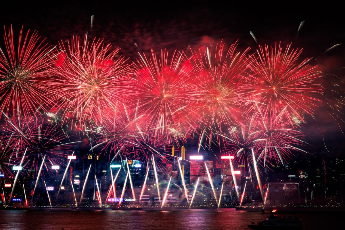 Hong Kong National Day Fireworks To Light Up Victoria Harbour With 31,888 Shells On October 1 firework over victoria harbour