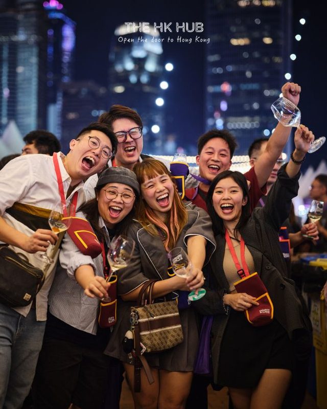 the crowd at hong kong wine and dine festival